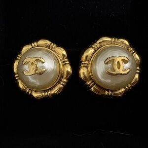 Chanel Vintage Faux Pearl Jumbo Earrings Clasp back